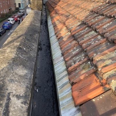 réfection de chéneau zinc avec joint de dilatation inter cheminée toiture hauts de France Lille