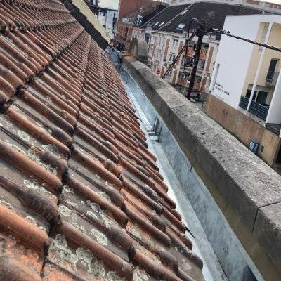 réfection de chéneau zinc avec joint de dilatation inter cheminée toiture hauts de France Lille
